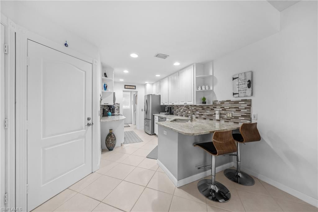 5633 Cove Cir 58, NAPLES