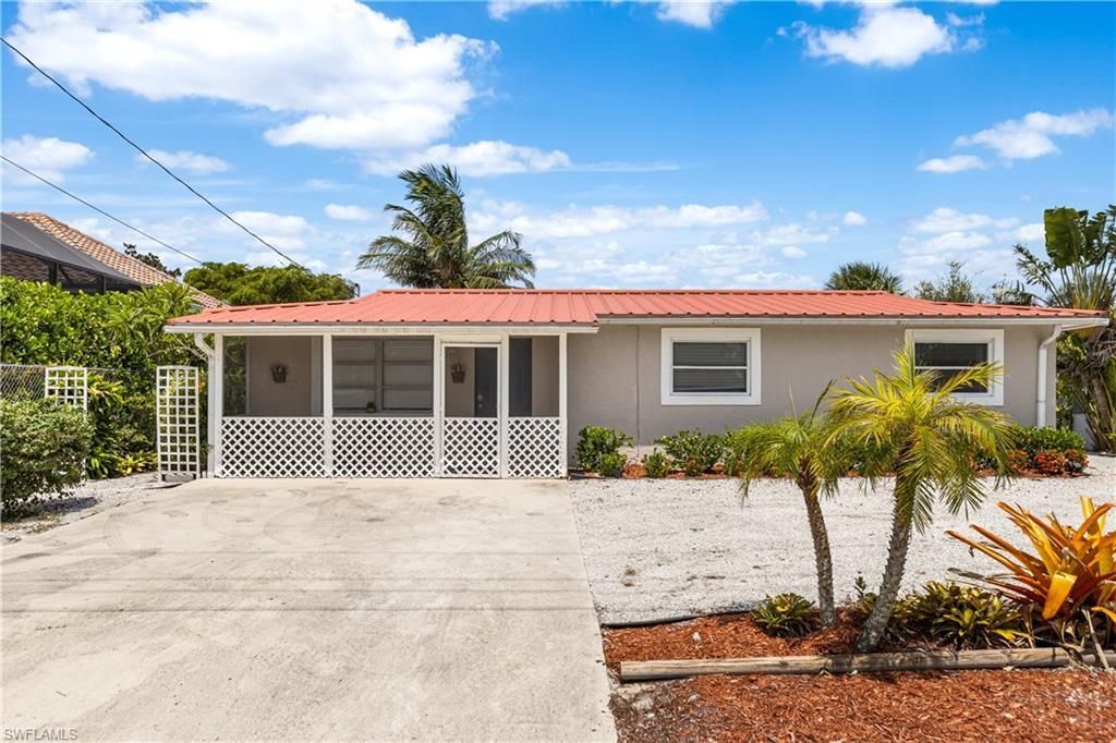 2191 Thomasson Dr, NAPLES