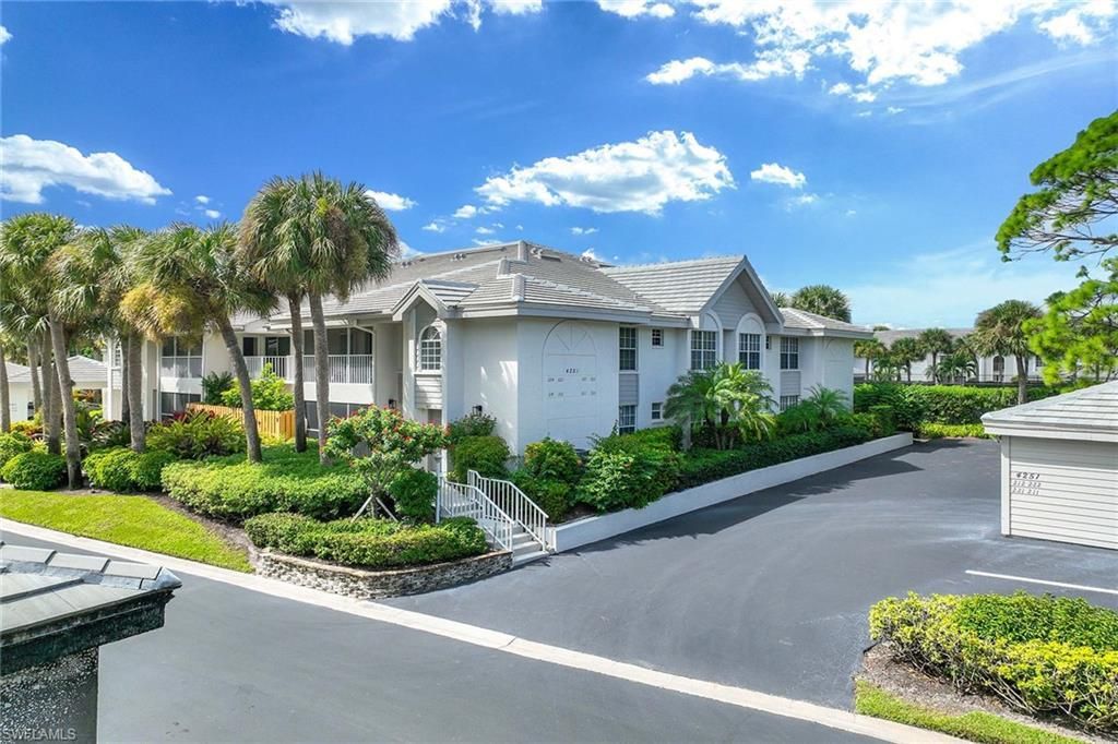 4251 Lake Forest Dr 214, BONITA SPRINGS