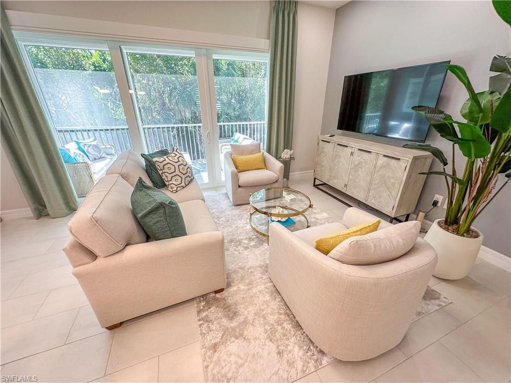 232 Indies Dr E 201, NAPLES