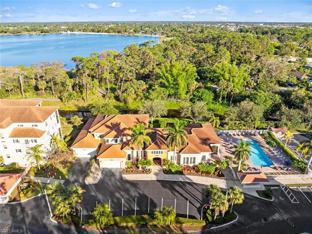 4450 Botanical Place Cir 303, NAPLES