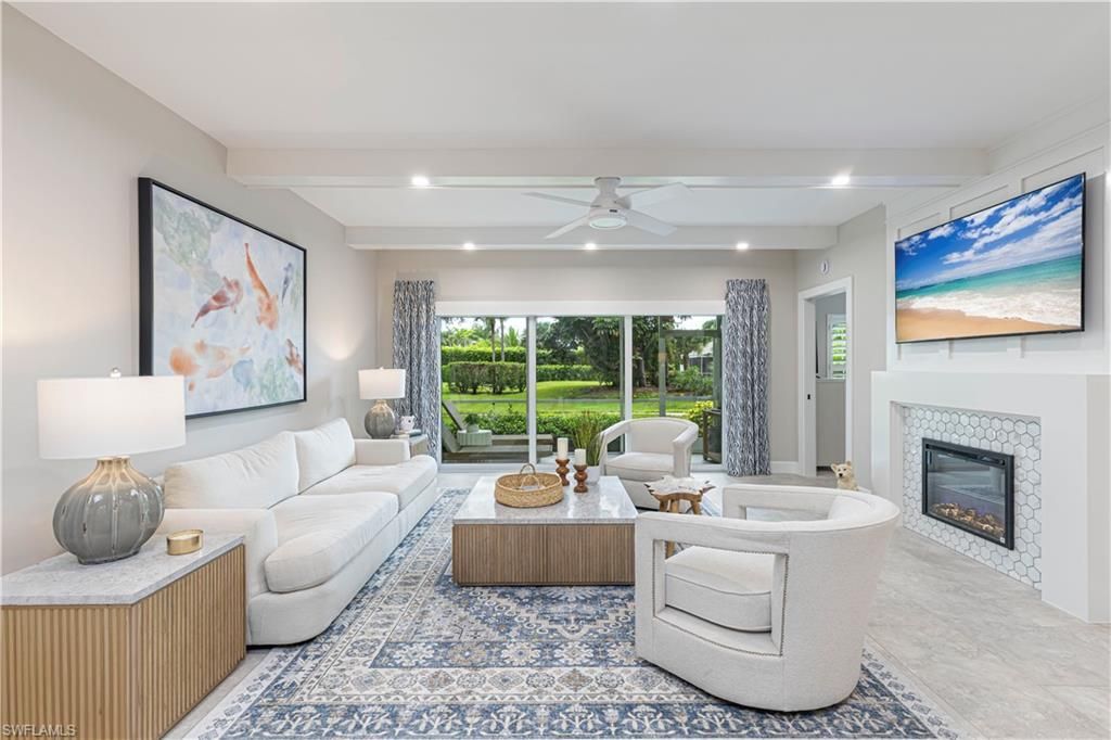 414 Sugar Pine Ln, NAPLES