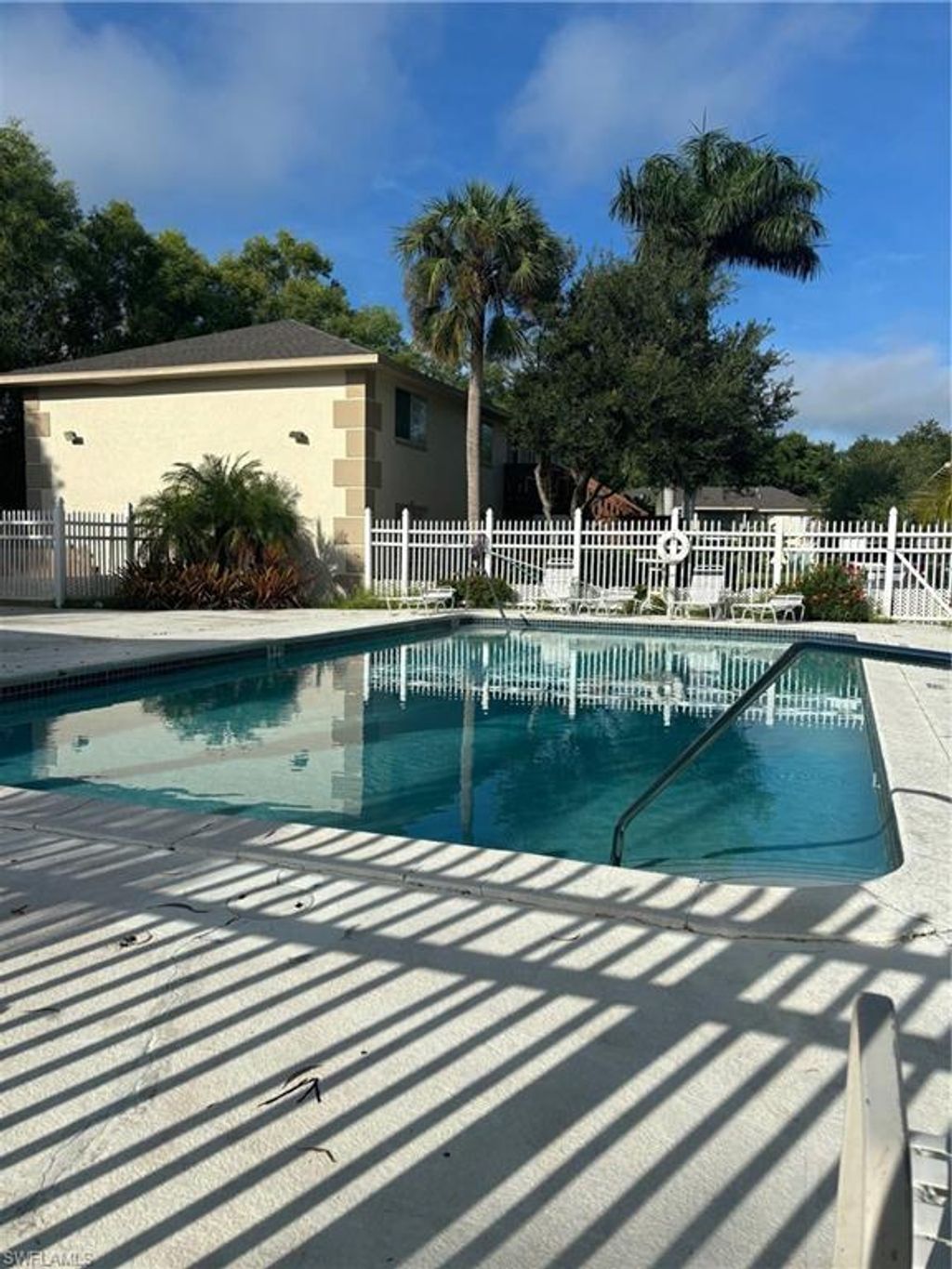 5386 16th Pl Sw F-4, NAPLES