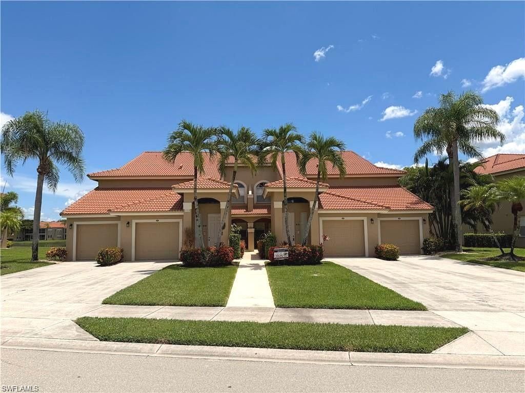 6580 Huntington Lakes Cir 202, NAPLES