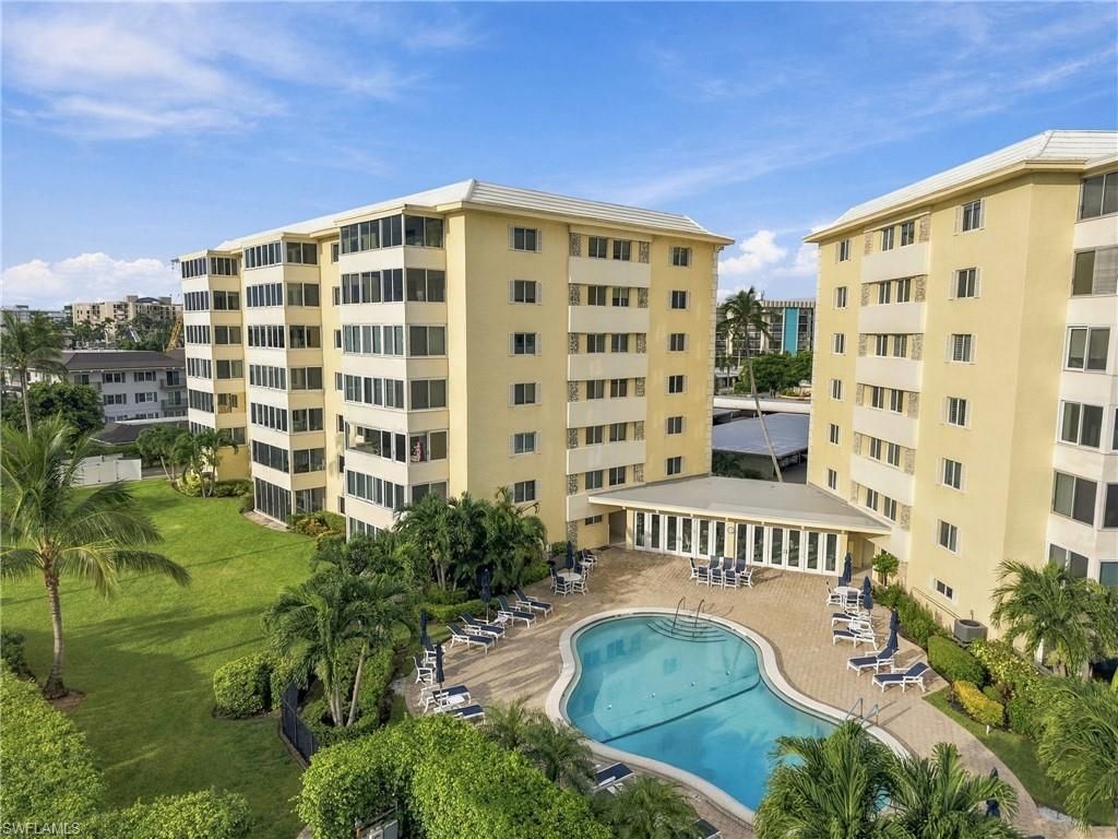 3410 Gulf Shore Blvd N 304, NAPLES