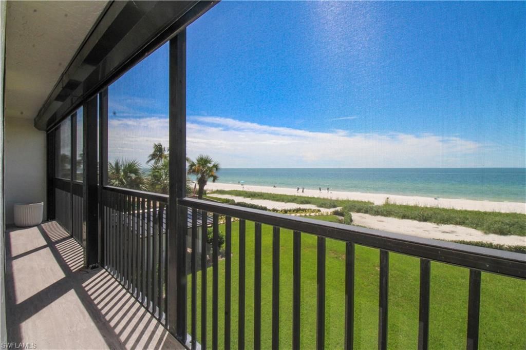 9653 Gulf Shore Dr 203, Naples