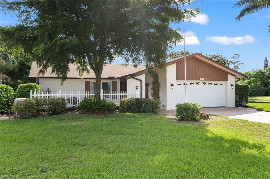 4515 Lakewood Blvd, NAPLES