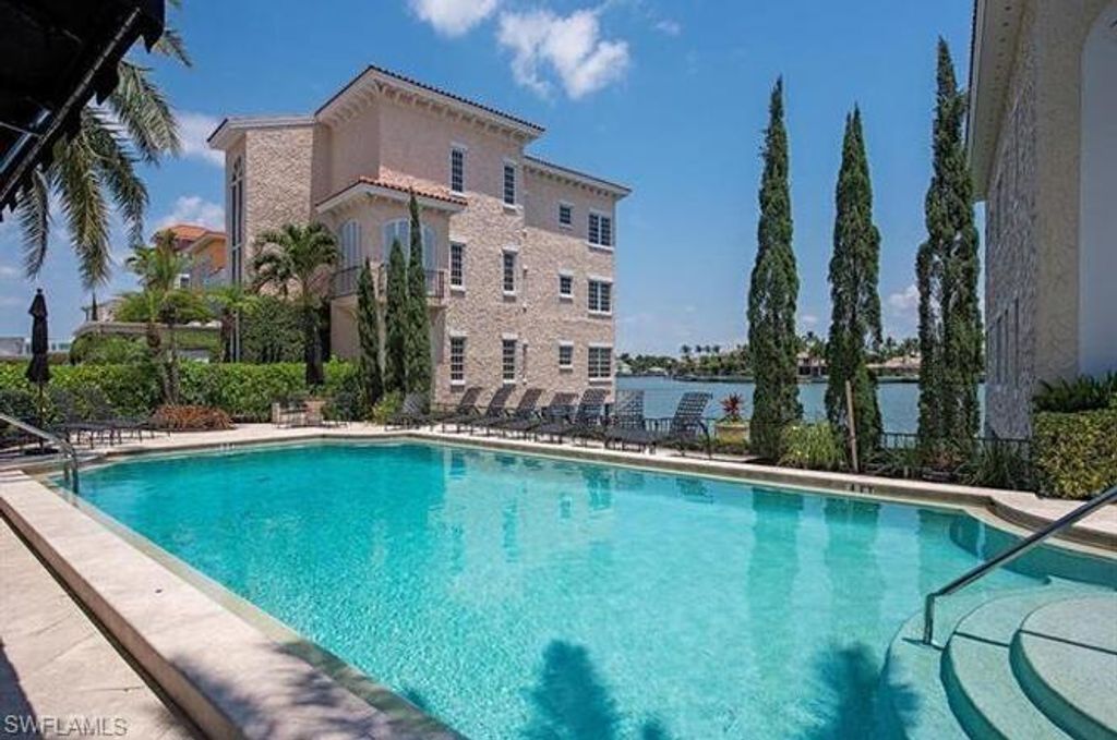 4000 Gulf Shore Blvd N 900, NAPLES