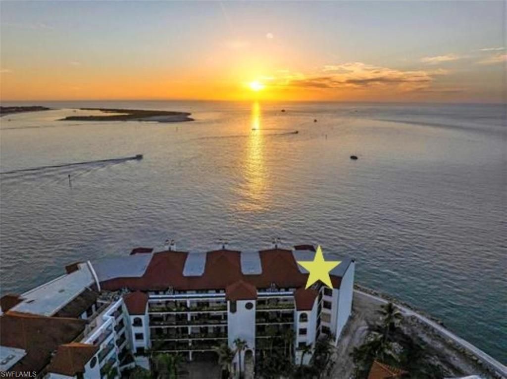 645 La Peninsula Blvd 645, NAPLES