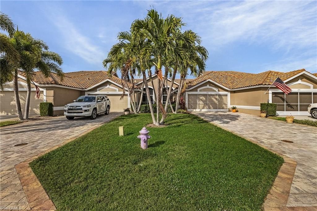 261 Stella Maris Dr S, NAPLES