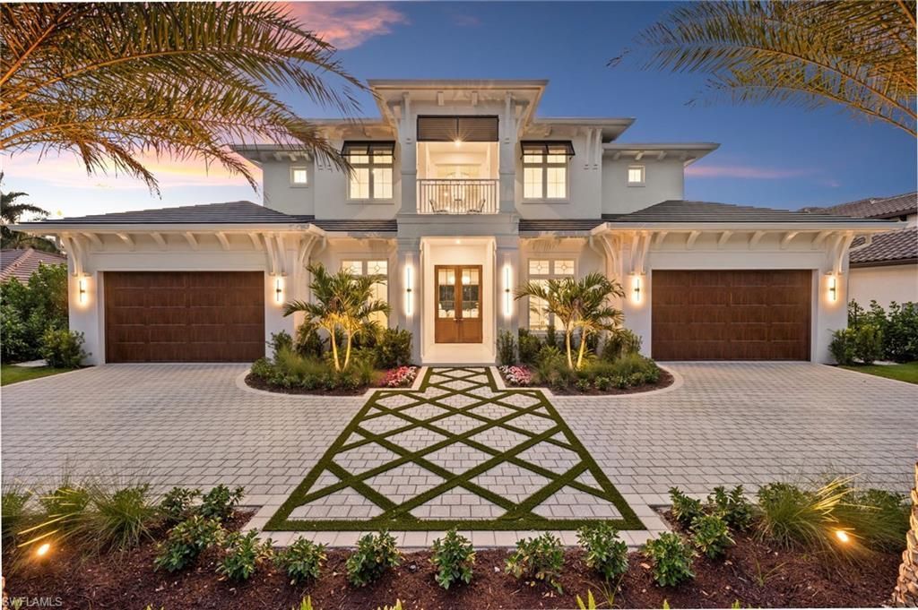 809 Wedge Dr, NAPLES