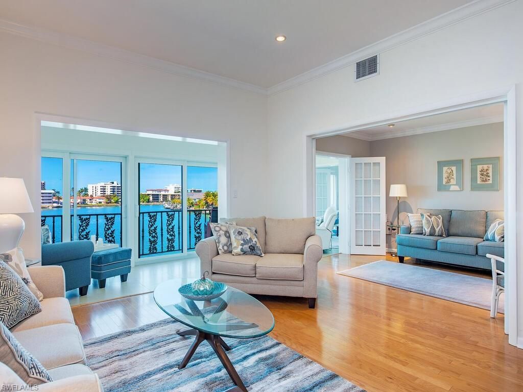 383 Harbour Dr 308, NAPLES