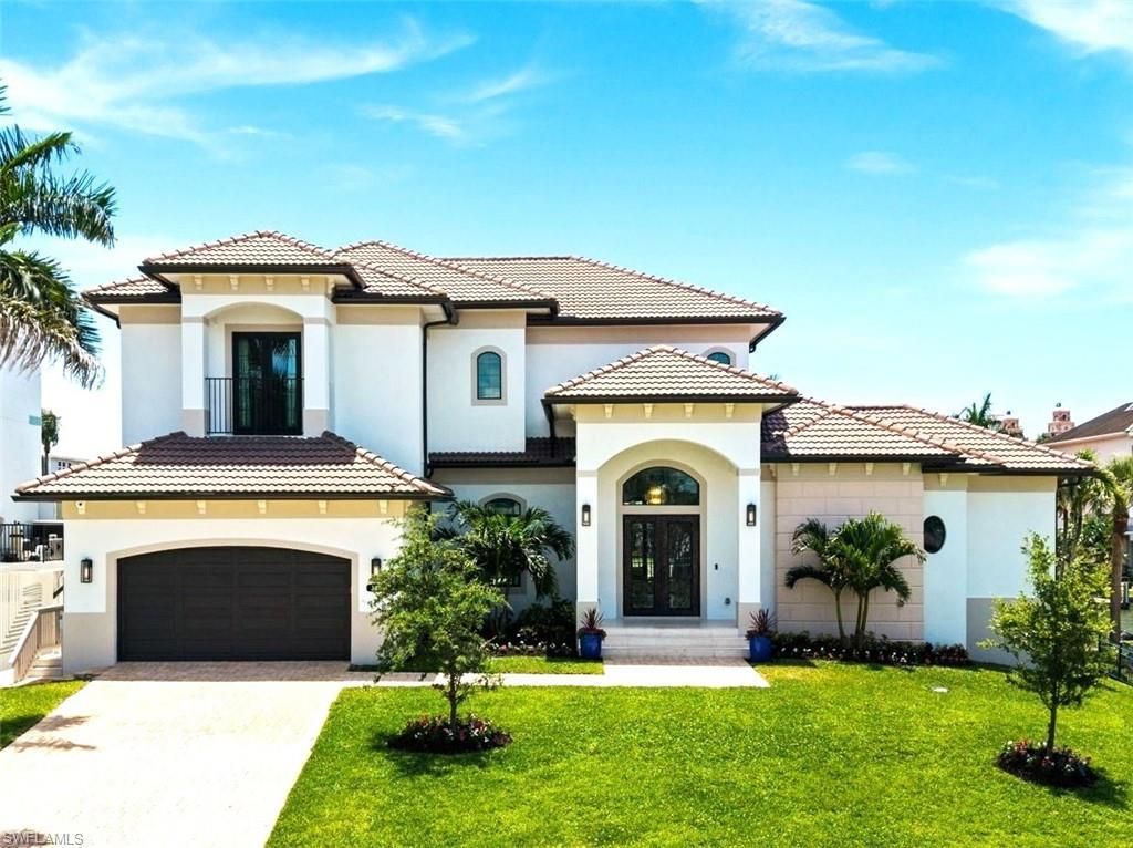 388 Pine Ave, NAPLES