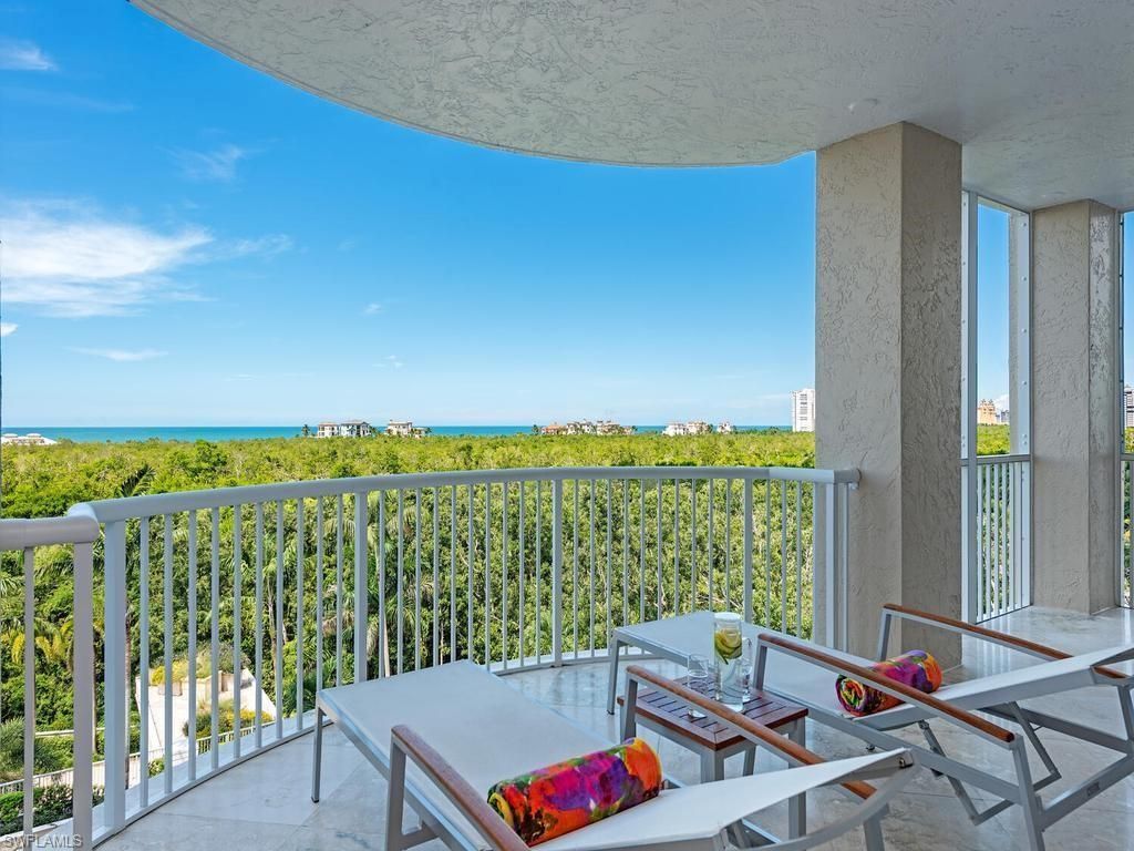 7117 Pelican Bay Blvd 507, NAPLES