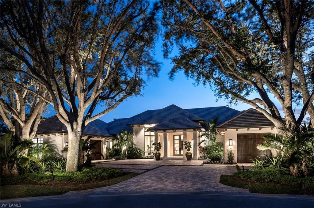 702 Tamarind Ct, NAPLES