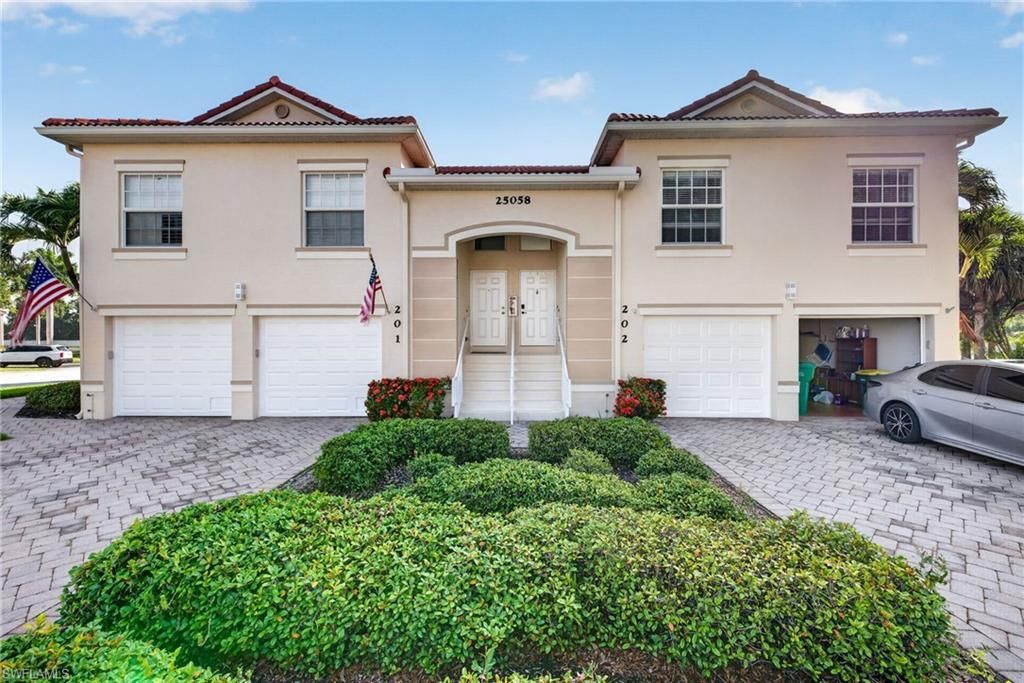 25058 Peacock Ln 202, NAPLES