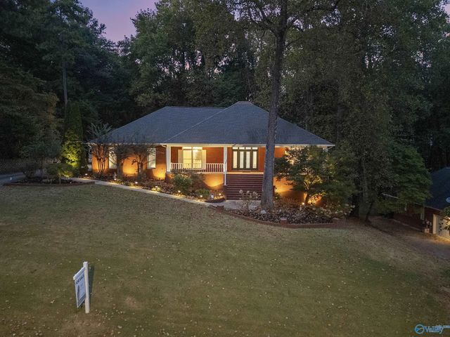 315 Mossy Oak Drive, Huntsville