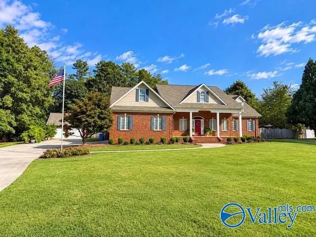 1102 Vines Drive, Hartselle