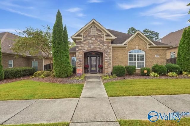 1004 Split Rock Cove, Huntsville
