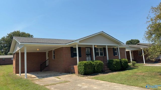 1111 James Avenue, Courtland