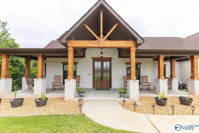 108 Brookshire Circle, Huntsville