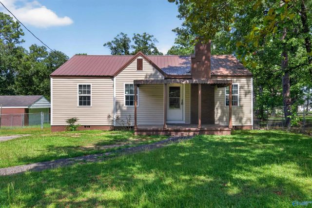 216 Nunnally Avenue, Gadsden