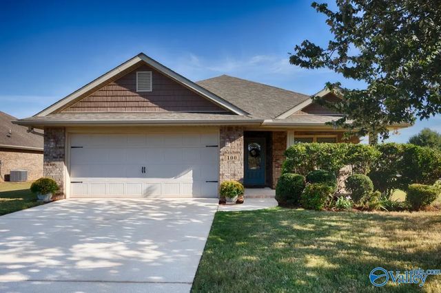 100 Pembridge Lane, Madison