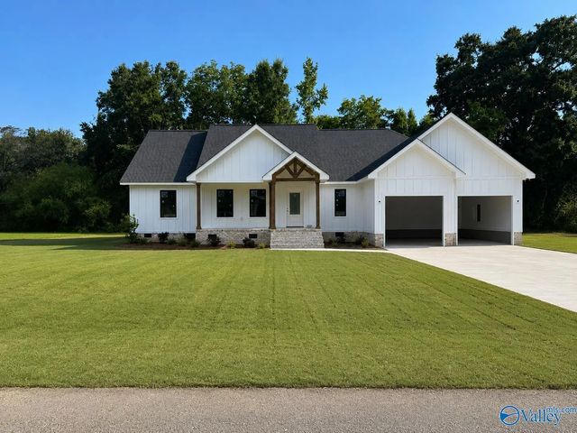 160 Bent River Drive, Gadsden