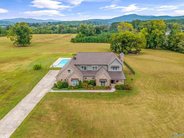 329 Sharps Cove Road, Gurley