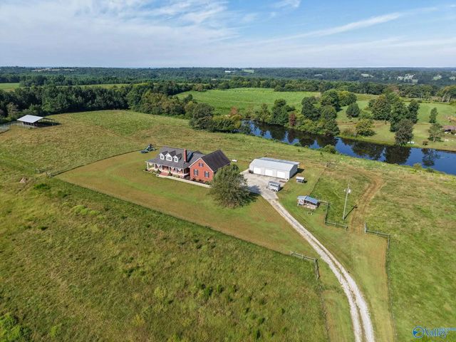 1091 County Road 295, Higdon