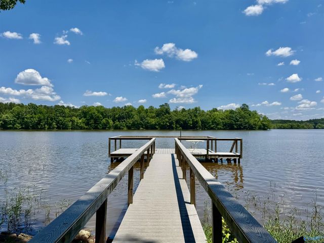 450 County Road 803, Centre
