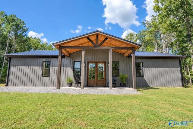 677 West Lacon Road, Falkville