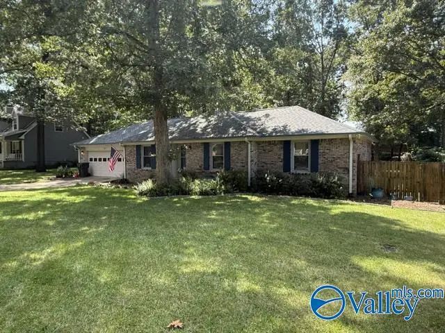 127 Oakcrest Road, Huntsville
