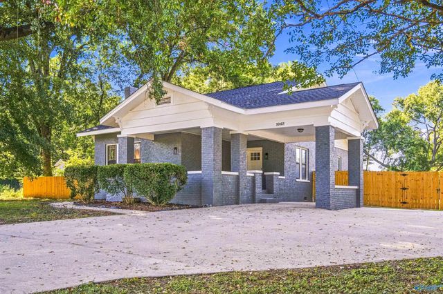 1043 W Washington Street, Athens
