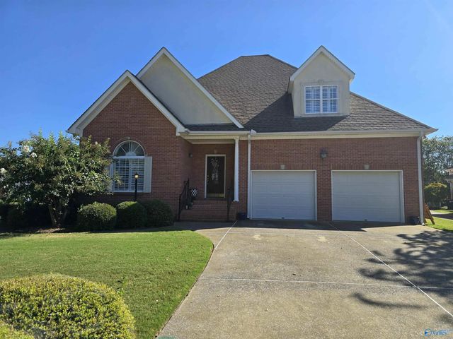312 Lakepoint Drive, Gadsden