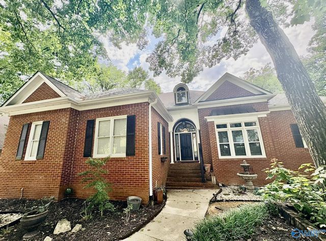 2105 Greenslope Trail, Huntsville
