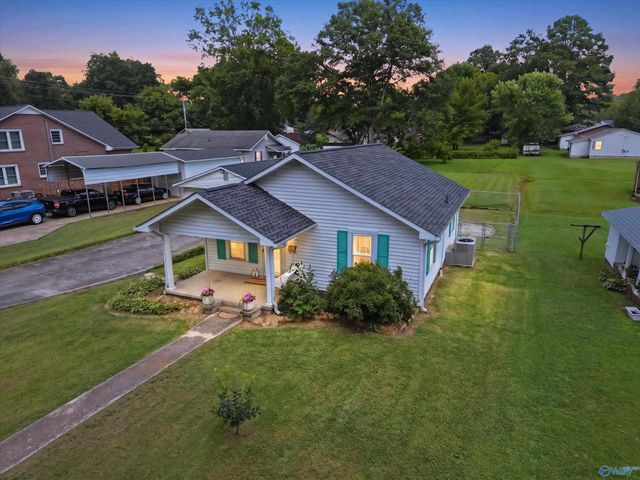 805 S Market Street, Scottsboro