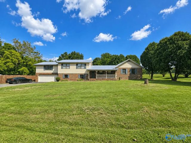 832 County Road 380, Dutton