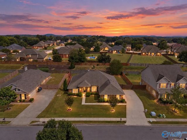 520 Summer Cove Circle Nw, Madison