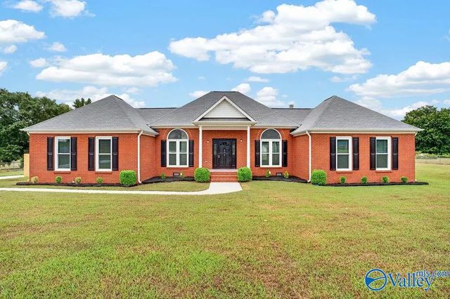 208 Round Top Drive, Harvest