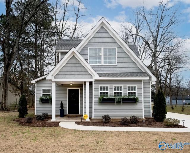 702 Main Street E, Hartselle