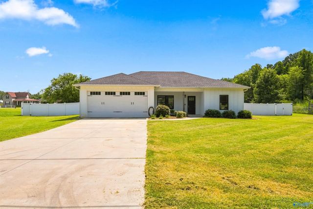 498 Hembree Drive, Guntersville