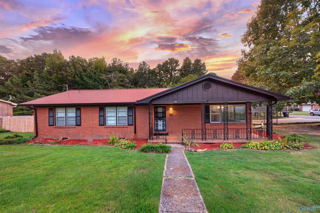 1024 E Tomahawk Trail, Gadsden