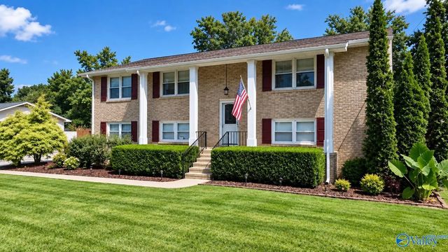 306 Spring Valley Court Sw, Huntsville