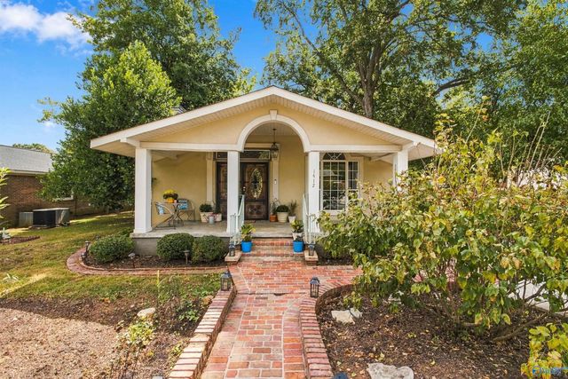 1412 Oakwood Avenue Ne, Huntsville