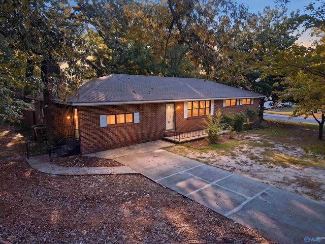 700 Cedar Street, Hartselle
