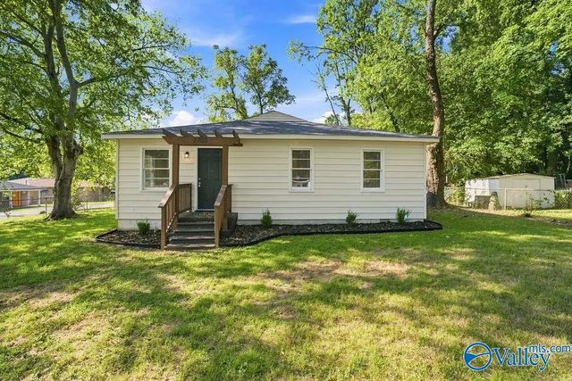 2703 Cave Avenue Nw, Huntsville