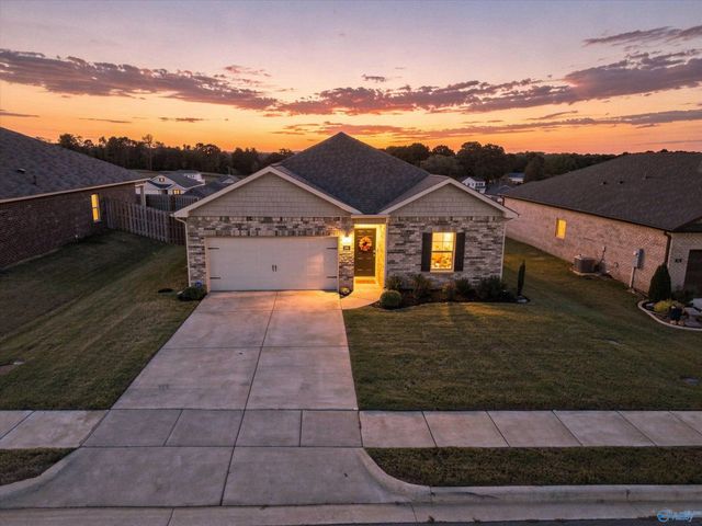 123 Settlement Drive, Huntsville
