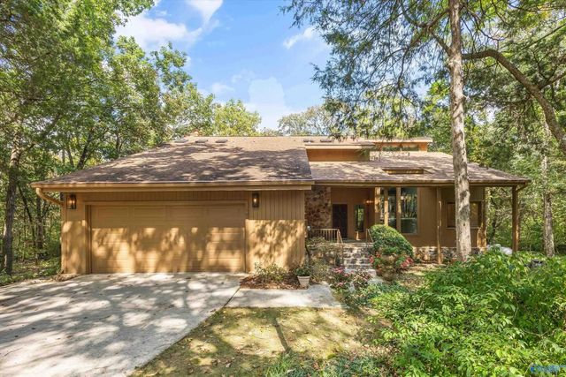 103 Stoneridge Circle, Madison