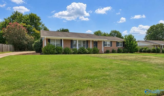 121 Westbury Drive Sw, Huntsville
